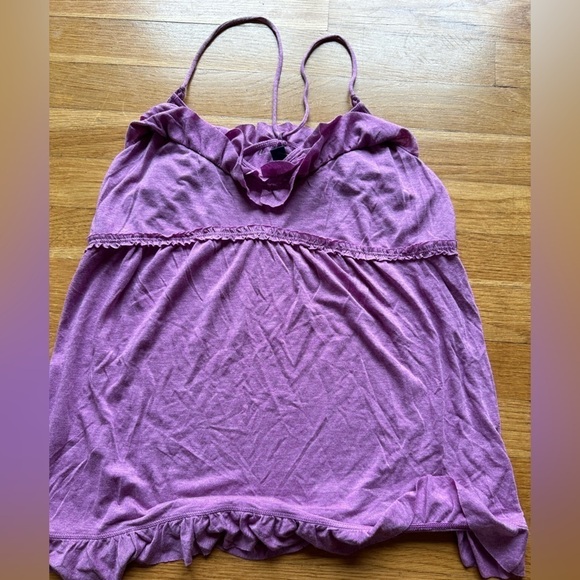 Ruffle tank top purple size medium - Picture 3 of 3